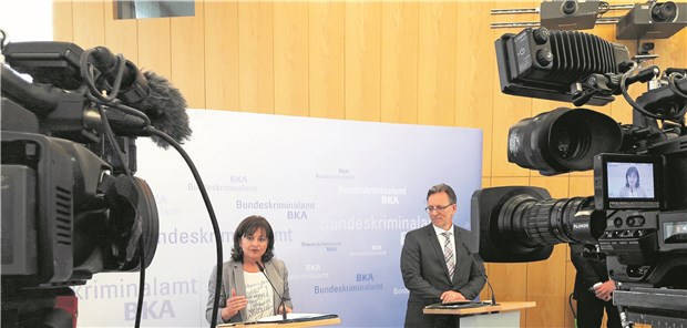 Drogenbeauftragte möchte keine "Legalisierungsdiskussion" Im Fokus: Die Bundesdrogenbeauftragte Marlene Mortler und BKA-Präsident Holger Münch bei der Vorstellung des „Bundeslagebilds Rauschgift 2017“ in Wiesbaden.