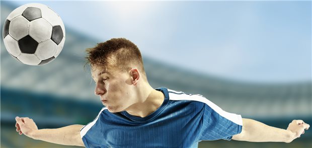 Im Fußball kommt es zwar seltener als beim American Football oder ungeschützten Rugby zu multiplen, mehr oder weniger schweren Schädel-Hirn-Traumata (SHT). Letztlich könnten Fußballspieler während ihrer langen Karriere aber genug leichtere SHT akkumulieren.