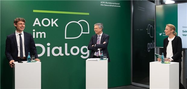 Ampel schaltet beim Abbau der Sektorengrenzen auf Grün Im Gespräch: Professor Jonas Schreyögg (li.), AOK-Chef Martin Litsch und Moderatorin Nicola Kuhrt.