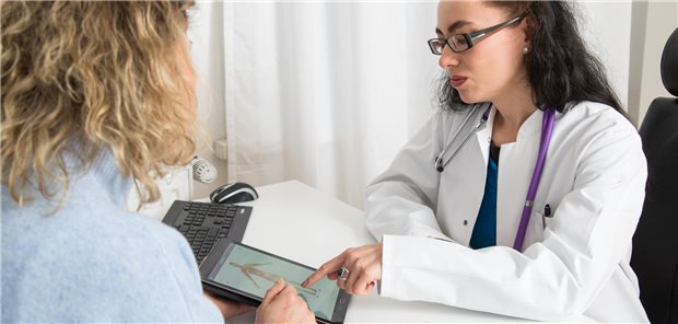 Im Gespräch mit einem Patienten mit Rheuma sollte man es vermeiden, von „Immunsuppressiva“ zu sprechen, rät ein Rheumatologe. Besser sei der Begriff „Immunmodulatoren“.
