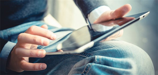 Im Netz verfangen? Assekuranzen versprechen Hilfe Im Internet surfen ist Alltag. Die Fallen der digitalen Vernetzung sind jedoch nicht zu unterschätzen.