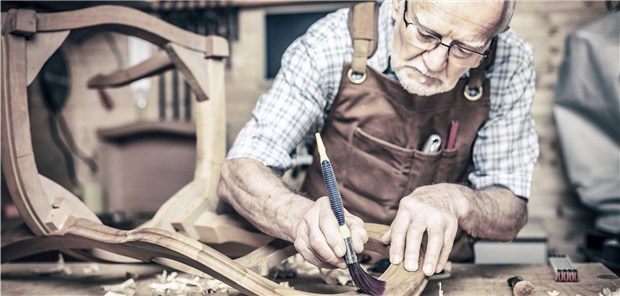 Immer mehr Rentner arbeiten Im Jahr 2018 waren nach Angaben des Arbeitsministeriums acht Prozent der Rentner erwerbstätig.