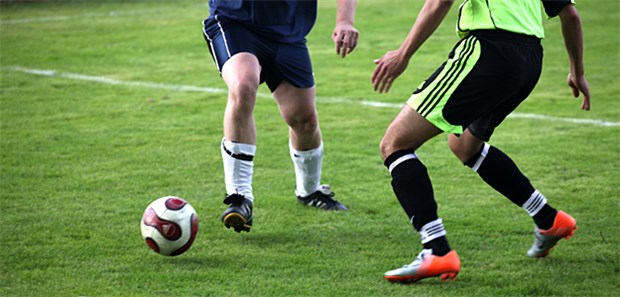 Bluttests nach Fußball-Spielen angekündigt Im Kampf gegen Doping setzt der DFB ab der neuen Saison neben Urinkontrollen auch auf Bluttests.