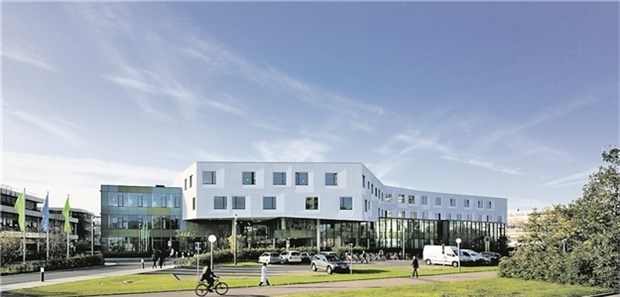 Gemeinsam gegen Krebs Im NCT sind Klinik und Forschung unter einem Dach vereinigt. Mehr als 15000 Patienten stellen sich pro Jahr hier vor.