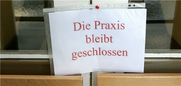 Im Quarantänefall bleibt bis zur Praxisschließung nur wenig Zeit. Praxen sollten sich frühzeitig dafür rüsten, mahhnt ein Hausarzt aus Erfahrung.