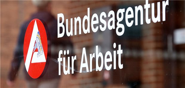 Im Vorjahr ist die Zahl der sogenannten Engpassberufe leicht auf 183 gesunken. Doch insbesondere in vielen Gesundheitsberufen ist das Fachkräfteproblem gravierend.