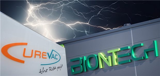 BioNTech gewinnt im Corona-Impfstoffstreit mit Curevac Gewitter über Gebäuden von BionTech und Curevac. (Gewitter KI-generiert)