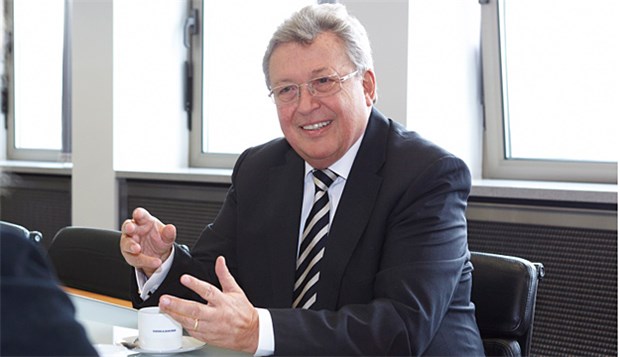 Wie ein Arzt zum Maschinenbau-Lobbyisten wurde Immer ein Lächeln parat: Der Arzt Dr. Reinhold Festge ist Präsident des Verbandes Deutscher Maschinen- und Anlagenbau.