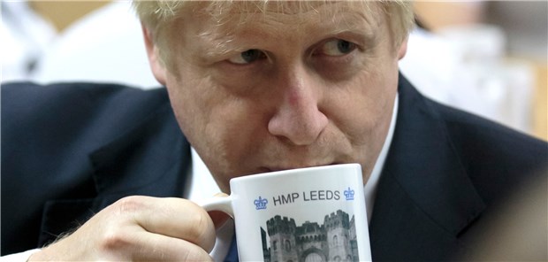 Johnsons Geldspritze – Britische Ärzte bleiben skeptisch Immer für eine Überraschung gut: Boris Johnson kündigte jüngst einen wahren Geldregen für die seit Jahren unterfinanzierten Kliniken und Praxen des NHS an.