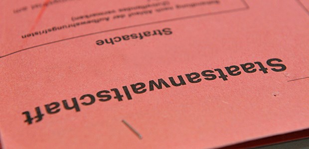Warum es nur selten zum Prozess kommt Immer häufiger gehen bei der Staatsanwaltschaft anonyme Anzeigen gegen Ärzte ein. Oft sind die Absender Insider aus dem beruflichen Umfeld des Arztes.