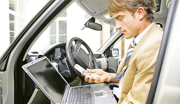 Der Job sorgt für immer mehr seelischen Stress Immer im Einsatz und jederzeit erreichbar. So sieht für viele Beschäftigte die Arbeitswelt aus.