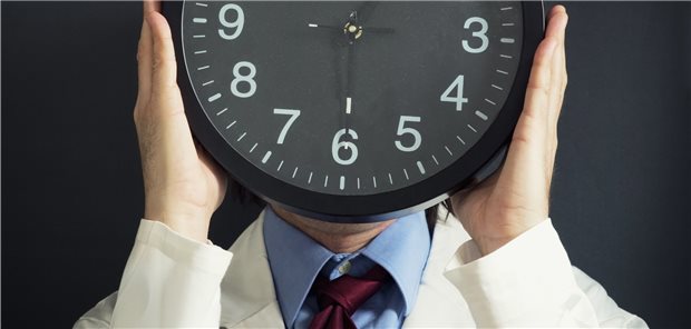 Immer mehr Ärzte arbeiten in Anstellung und Teilzeit. Die KBV schließt daraus, dass Versorgungszeit verloren geht. Ein Befund, der keineswegs zwingend ist, denn auch Freiberufler arbeiten nicht rund um die Uhr.