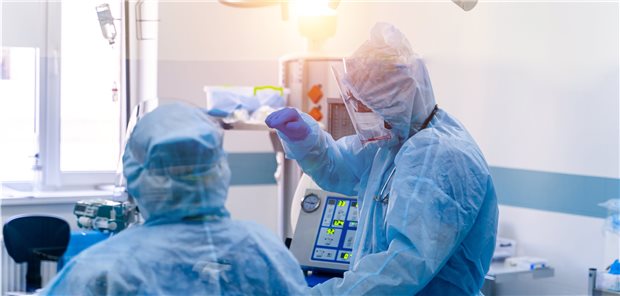 Wie Intensivstationen vor COVID-19-Überlastung geschützt werden können Immer mehr COVID-19-Patienten müssen intensivmedizinisch betreut werden.