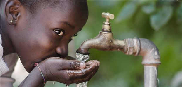 Immer mehr Menschen haben keinen Zugang zu sauberem Trinkwasser. Cholera-Ausbrüche könnte es deshalb zukünftig immer häufiger geben.