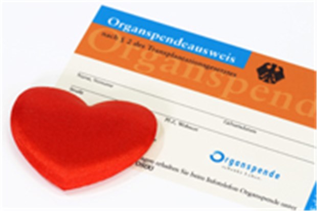 Fehlende Kommunikation verhindert viele Organspenden Immer mehr Menschen in Deutschland führen einen Organspendeausweis mit sich. © B. Reitz-Hofmann / Fotolia.com