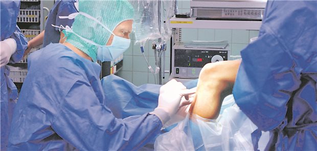 Immer mehr Operationen können ambulant durchgeführt werden. Im Pandemiejahr 2020 ging die Anzahl der ambulanten Op dennoch deutlich zurück.