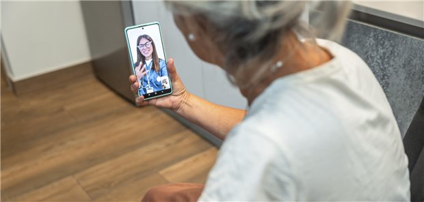 Immer mehr Senioren haben im vergangenen Jahr digitale Gesundheitsangebote genutzt – mit Videosprechstunden haben aber erst 6 Prozent Erfahrung.