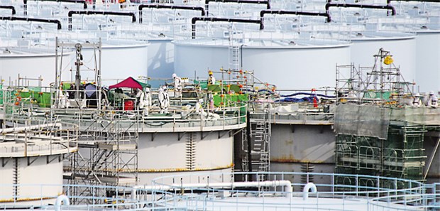 Hat Japan die Zerreißprobe bestanden? Immer mehr Tanks für verstrahltes Wasser werden am AKW Fukushima Daiichi benötigt.