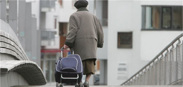 Immer mehr ältere Patienten: Weil zwei Hausärzte in Weinböhla ihre Praxis geschlossen haben, ist der Andrang bei den verbliebenen groß. Jeder zweite Patient ist inzwischen im Rentenalter.