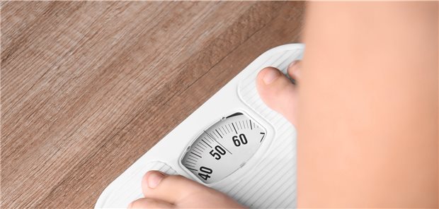 Extreme Adipositas: Normalgewicht ist nicht das Therapieziel Immer noch viel zu viele Kilos! Die Betreuung von Minderjährigen mit Übergewicht, Adipositas oder sogar extremer Adipositas muss besser werden.