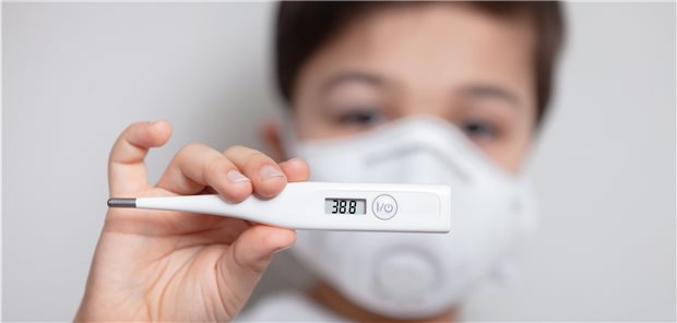 Immer wieder Fieberschübe? Auch ein periodisches Fiebersyndrom kann die Ursache sein.