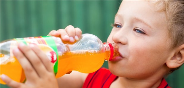 Gesundheit bleibt Einkommenssache Immerhin: Der Konsum zuckerhaltiger Getränke bei Kindern ist laut einer RKI-Studie rückläufig.