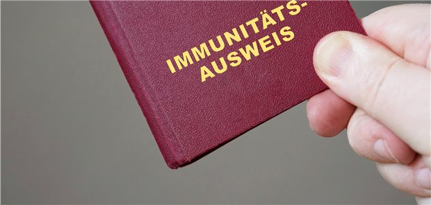 Immunitätsausweis noch keine ausgemachte Sache Immunitätsausweis plastisch dargestellt: Die Einführung ist umstritten.