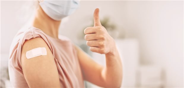 Impfen gegen Corona macht doppelt Sinn, das geht aus einer aktuellen Studie hervor.