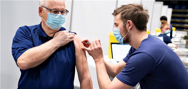 Dänemark verzichtet auf Corona-Impfstoff von AstraZeneca Impfen im dänischen Frederikshavn im Impfzentrum Arena Nord – künftig ohne Vaxzevria von AstraZeneca.
