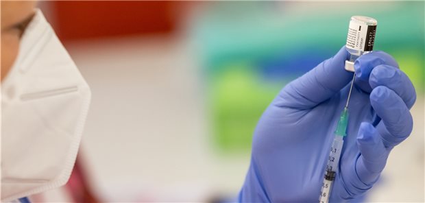 Impfen in Weimar: Ein neues Online-Portal soll thüringenweit Impftermine wahlweise in Praxen oder Impfstellen ermöglichen.