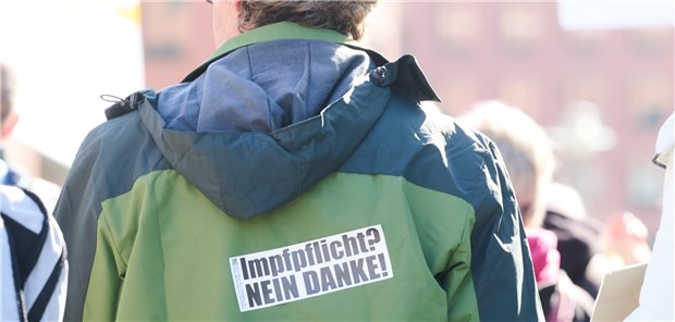 Impfpflicht – ja oder lieber doch nicht? Rechtswissenschaftler diskutierten die Frage unter juristischen Aspekten im Bundestag.
