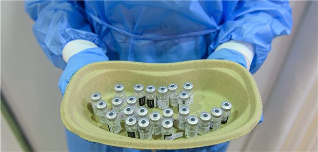 Impfstoff für die Belegschaft großer Konzerne oder doch lieber für Lehrer und Alte? 