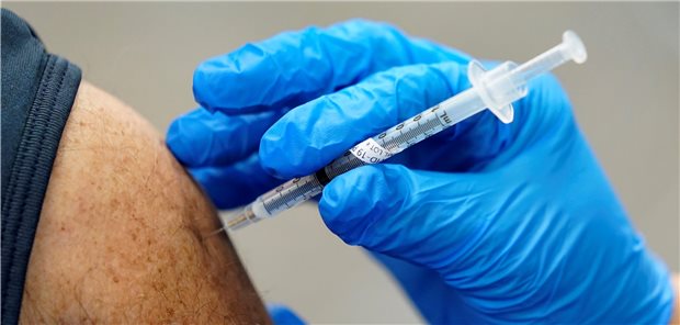 Impfen geht vor: Sachsen sollen auf nicht unbedingt notwendige Arztbesuche verzichten Impfung gegen COVID-19. In sächsischen Hausarztpraxen sollen die Impfungen ab dem 24. Mai Vorrang haben.