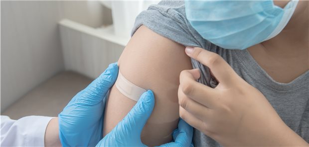 Impfung gegen COVID-19: Wie gut schlagen die Vakzinen bei MS-Patienten an?