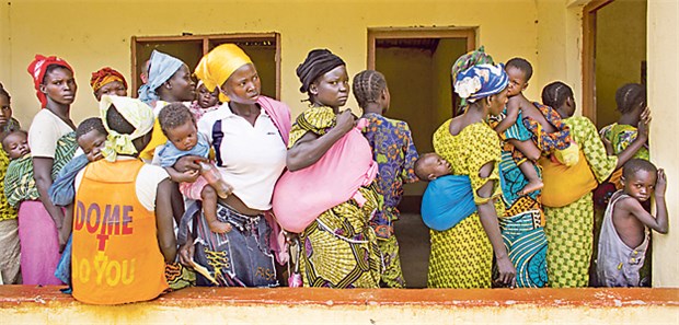 Vaginalring schützt Frauen vor Infektion In Afrika südlich der Sahara infizieren sich doppelt so viele junge Frauen mit HIV wie junge Männer.