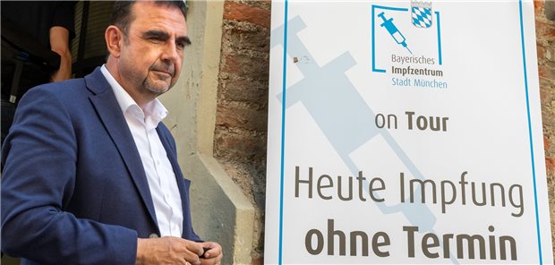 Holetschek: Corona-Inzidenz bei Geimpften deutlich niedriger In Bayern sind nach Angaben von Gesundheitsminister Klaus Holetschek mittlerweile mehr als 7,4 Millionen Menschen vollständig gegen COVID-19 geimpft.