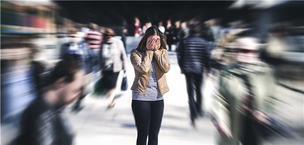 Coronavirus: Kühlen Kopf bewahren! In Deutschland ist die Wahrscheinlichkeit für ein Aufeinandertreffen mit einem SARS-CoV-2-Infizierten aktuell sehr gering, betont das RKI.