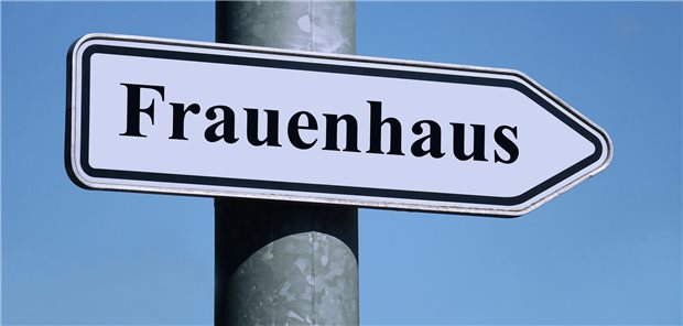 In Deutschland muss etwa jede vierte aufgenommene Frau für ihren Aufenthalt im Frauenhaus bezahlen.