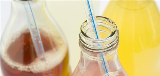 Ärzte fordern Zuckersteuer auf süße Limonaden In Großbritannien oder Dänemark werden süße Softdrinks seit Jahren stärker besteuert.