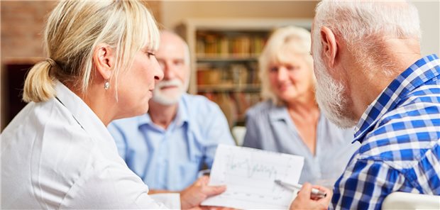 In Gruppen wird die Gesundheitskompetenz trainiert. (Symbolbild mit Fotomodellen)