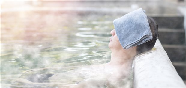 In Japan sind heiße Bäder fester Bestandteil der Kultur. Das scheint auch kardiovaskuläre Vorteile zu haben.