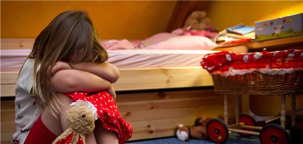 Jugendämter melden mehr Inobhutnahmen von Kindern während Corona-Pandemie In Krisenzeiten steigt die Gefahr für Kinder, Opfer häuslicher Gewalt zu werden.