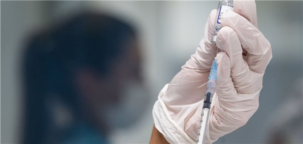 Niedersachsen ermöglicht vierte Corona-Impfung für alle In Niedersachsen wird die zweite Corona-Auffrischimpfung aktuell nur bestimmten Gruppen angeboten, das soll sich nach dem Sommer ändern.