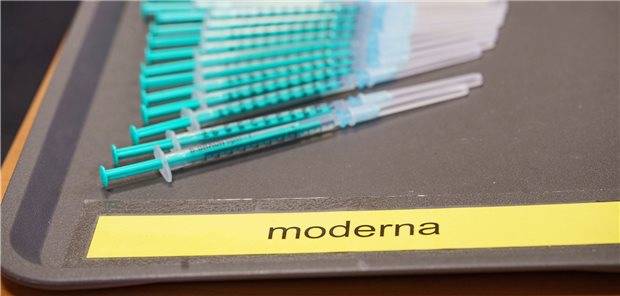 Kinder erhielten Moderna: Prüfungen nach Panne in Kreis Olpe In Olpe haben offenbar einige Kinder im Impfzentrum Moderna verimpft bekommen. Für Kinder ist bisher nur das Präparat von BioNTech zugelassen.