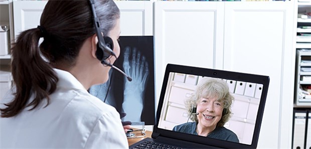 Kammern räumen den Weg für Tele-Erstkontakt frei In anderen Ländern längst Standard: Der telemedizinische Arzt-Patienten-Kontakt. In Deutschland setzt das Fernbehandlungsverbot hier zum Teil noch hohe Hürden.