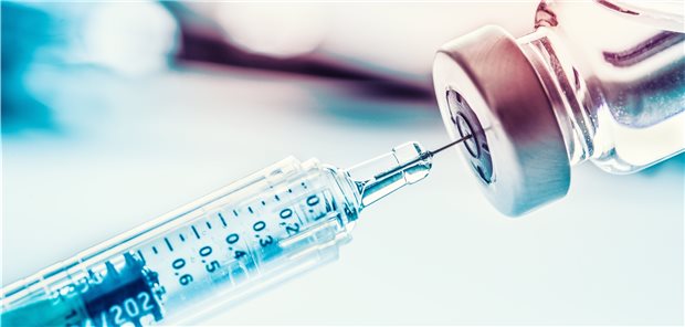 „Tests mit Impfstoff gegen SARS-CoV-2 starten“ In den USA beginnt gerade eine Phase-1-Studie mit einem ersten Impfstoff gegen das Coronavirus SARS-CoV-2. 2021 könnten nach Angaben von PEI-Präsident Professor Klaus Cichutek größere Gruppen geimpft werden.