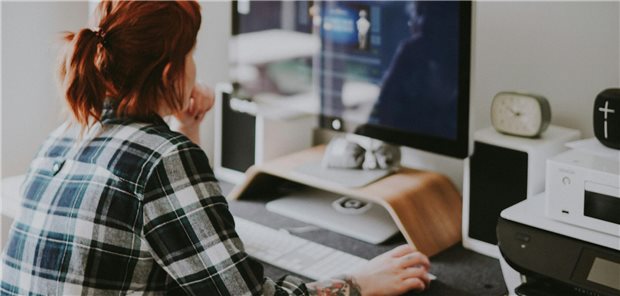 In den eigenen vier Wänden zu arbeiten, spart Sprit und schon die Nerven.