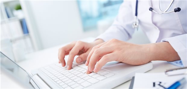 In den ersten Praxen der Republik stellen Ärzte Rezepte und AU-Bescheinigungen bereits elektronisch aus – laut gematik laufen die Testphasen planmäßig.
