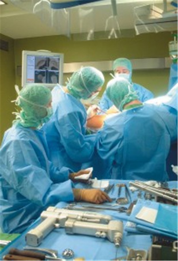 Faszinierende Welt der Medizintechnik In der Chirurgie kann mit Medizintechnik viel Geld gespart werden.