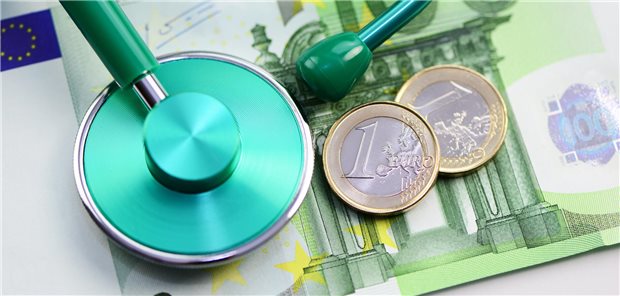 Bemessungsgrenze in der GKV steigt auf 5.175 Euro im kommenden Jahr In der GKV steigt im kommenden Jahr die Beitragsbemessungsgrenze auf 5.175 Euro – bei Gutverdienern steigen entsprechend die Krankenkassen-Beiträge.